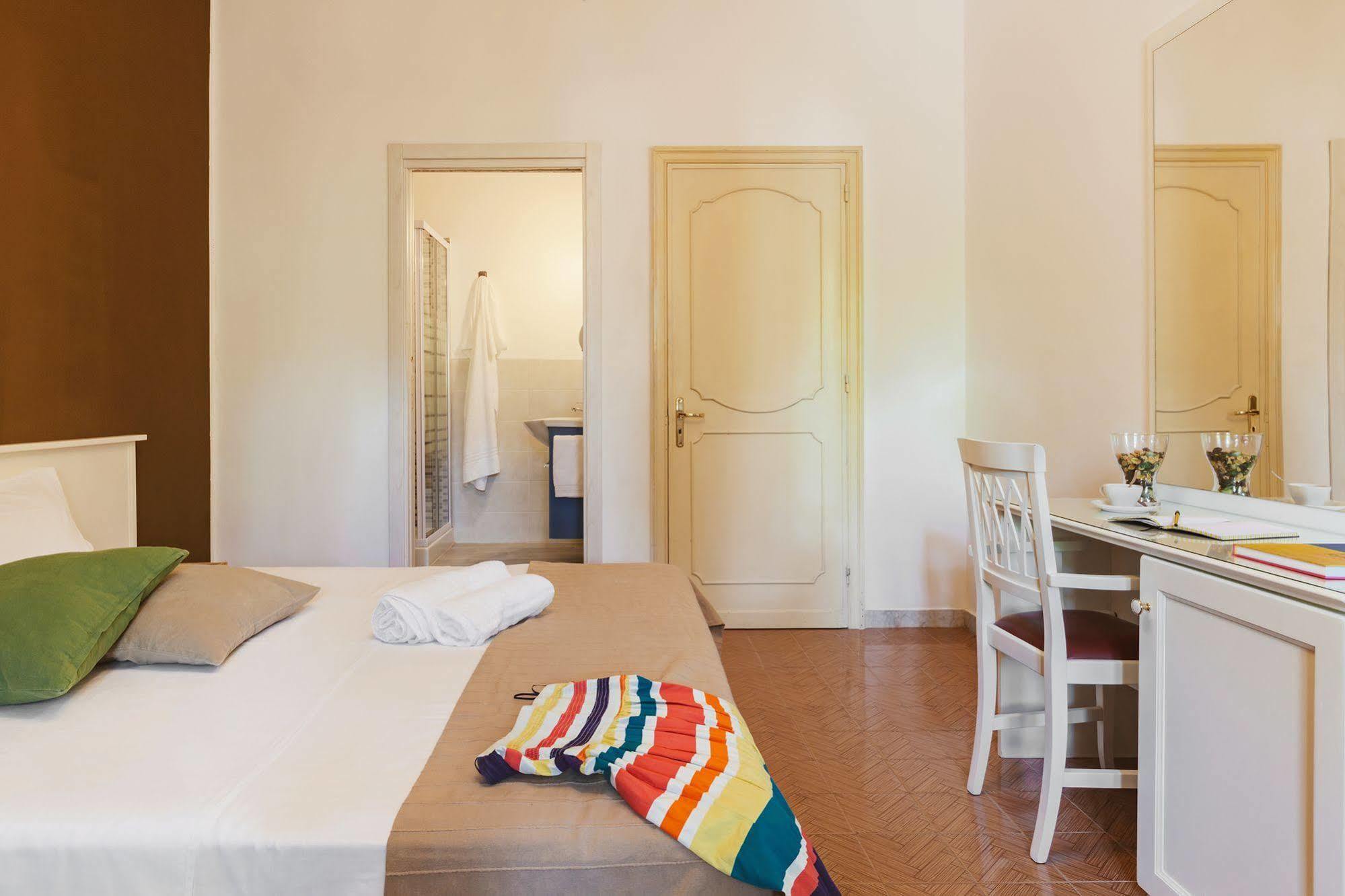 B&B Viale Dei Pini Кастелланета-Марина Екстер'єр фото